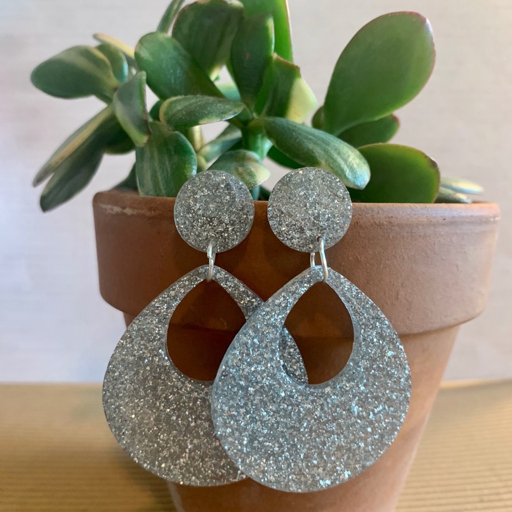 Glitter silver earrings